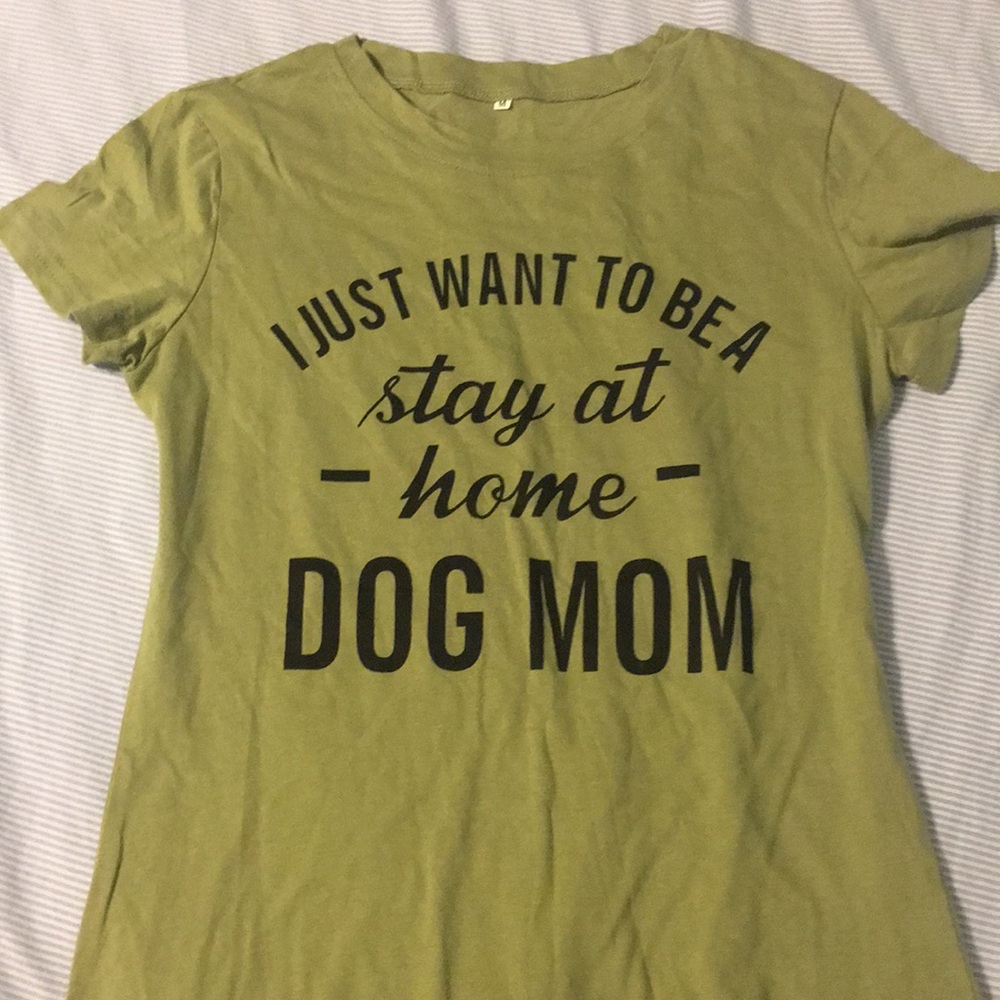 Women’s T-shirt NWOT. Size medium